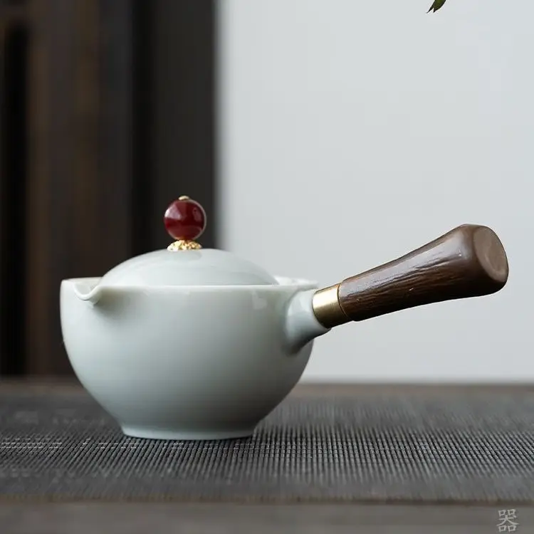 Blue Floral Travel Tea Set with Wooden Handle - Image 11