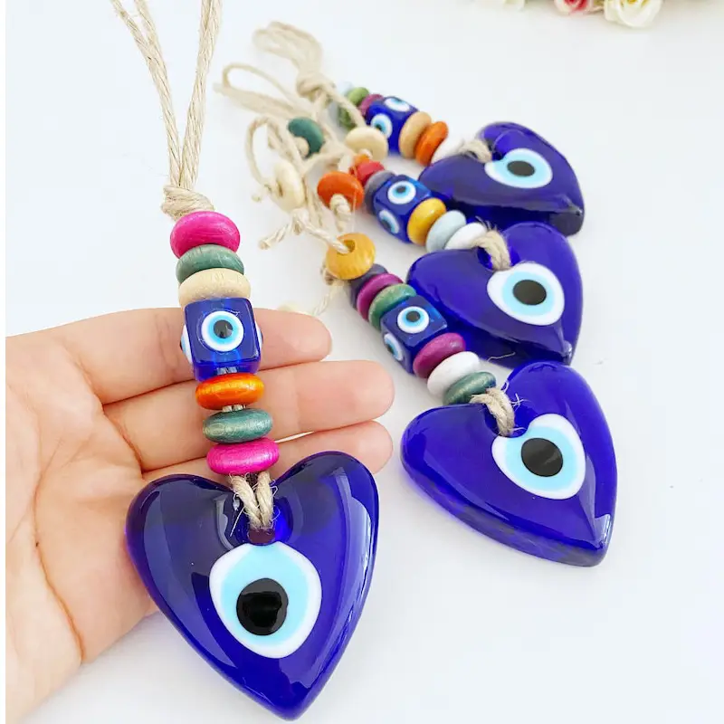 Heart-shaped Blue Eyes Devil's Eye Pendant Set — feature 5