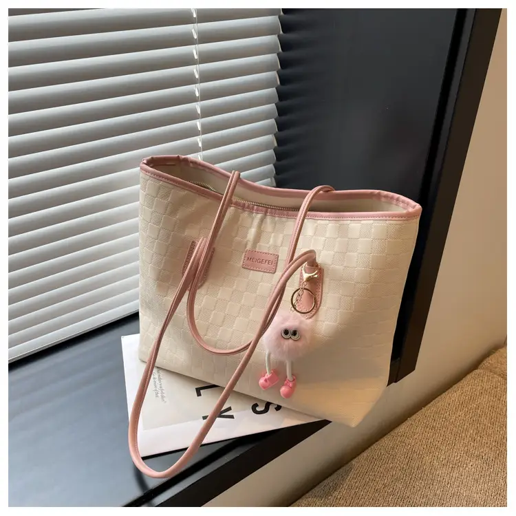 Black Embroidered Tote Bag for Women 2026 — feature 17