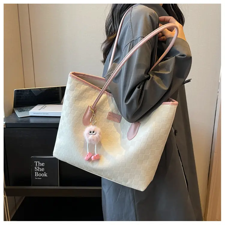 Black Embroidered Tote Bag for Women 2026 — feature 25