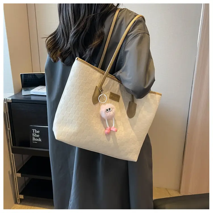 Black Embroidered Tote Bag for Women 2026 — feature 28
