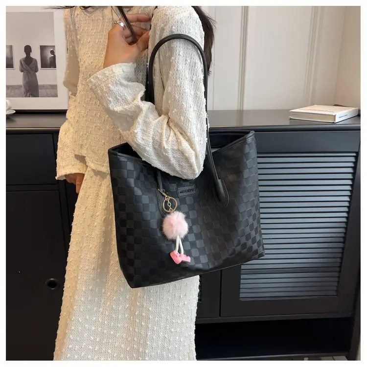 Black Embroidered Tote Bag for Women 2026 — feature 29