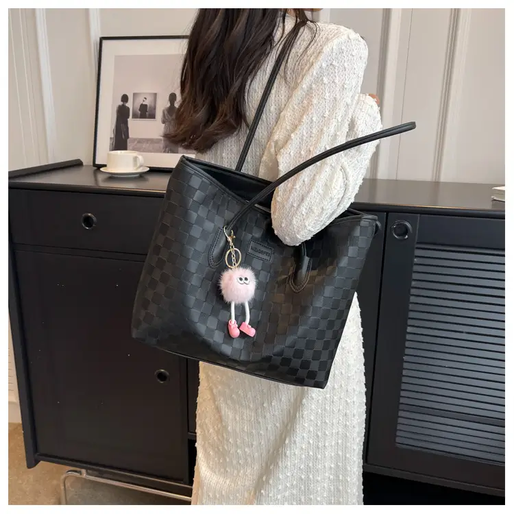 Black Embroidered Tote Bag for Women 2026 — feature 31
