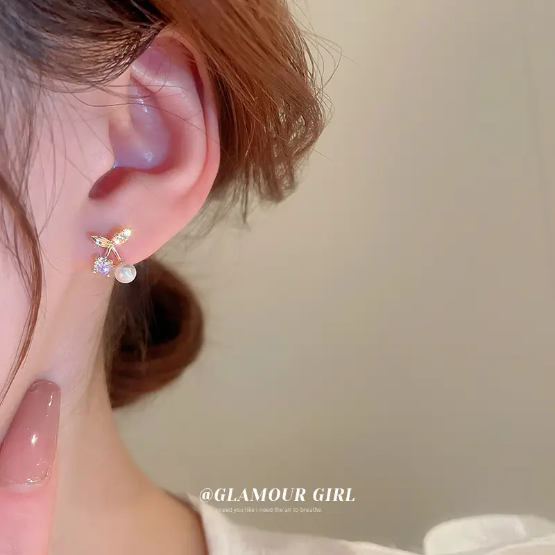 Silver Pearl Earrings with Zircon Flower Design - Image 4