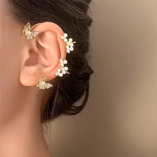 Golden Zircon Twist Ring for Women — feature 2