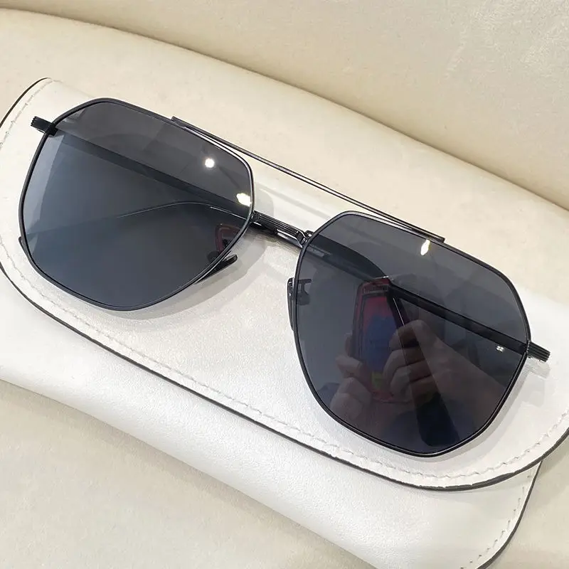 Black frame black Gray [polarized]]