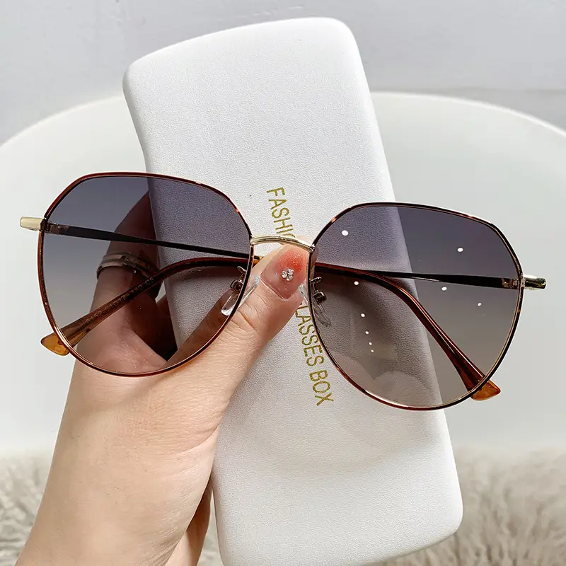 2024 Women Sunglasses Polarized Anti-UV Driving Special Myopia - Image 3