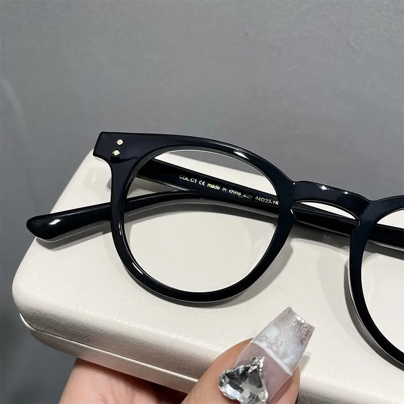 Black Rimmed Women's Myopia Glasses Retro Round Frame - Image 3