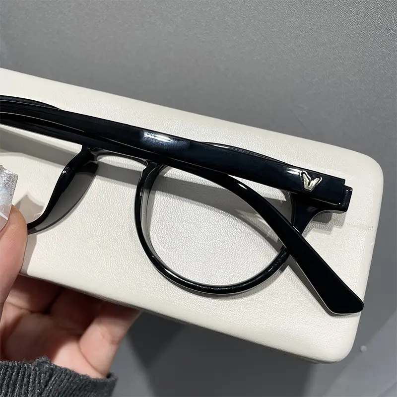 Black Rimmed Women's Myopia Glasses Retro Round Frame - Image 6