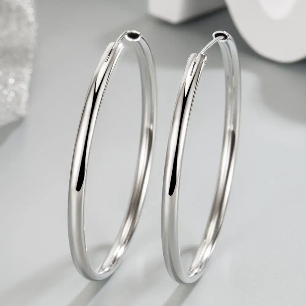 Cold Style Hollow Glossy Hoop Earrings for Women - Image 2