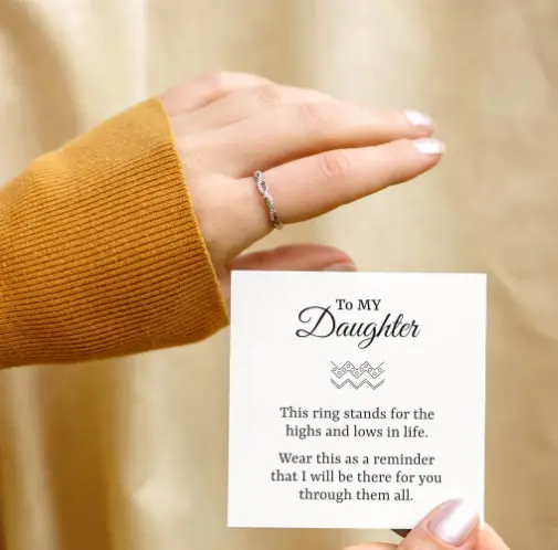 Elegant Braided Twist Ring for Women's Finger - Image 2