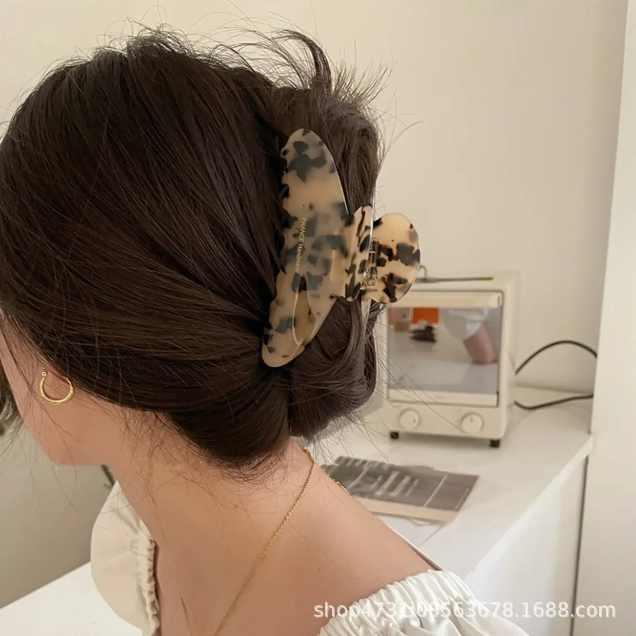 High-End Acrylic Hair Clips Large Clip Headwear Shark Clip Feminine Fashion New Style — feature 6