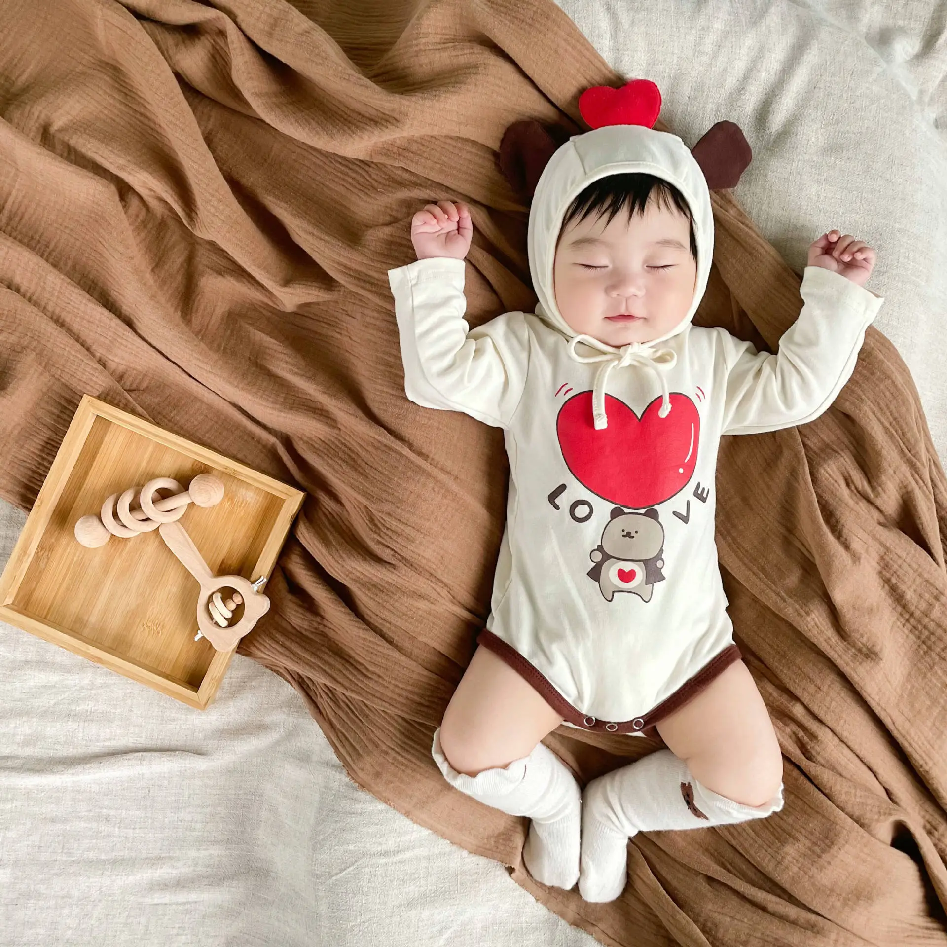 Korean Style Baby Heart Bear Jumpsuit Set - Image 4