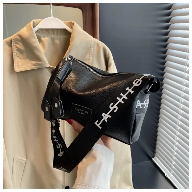 Women's Black Leather Shoulder Crossbody Bag with Wide Strap — feature 21