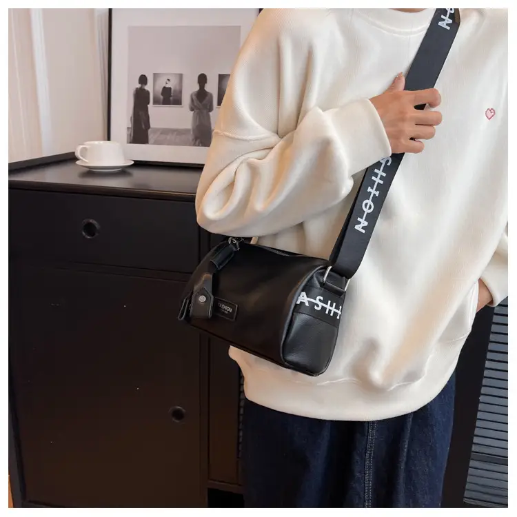 Women's Black Leather Shoulder Crossbody Bag with Wide Strap — feature 30