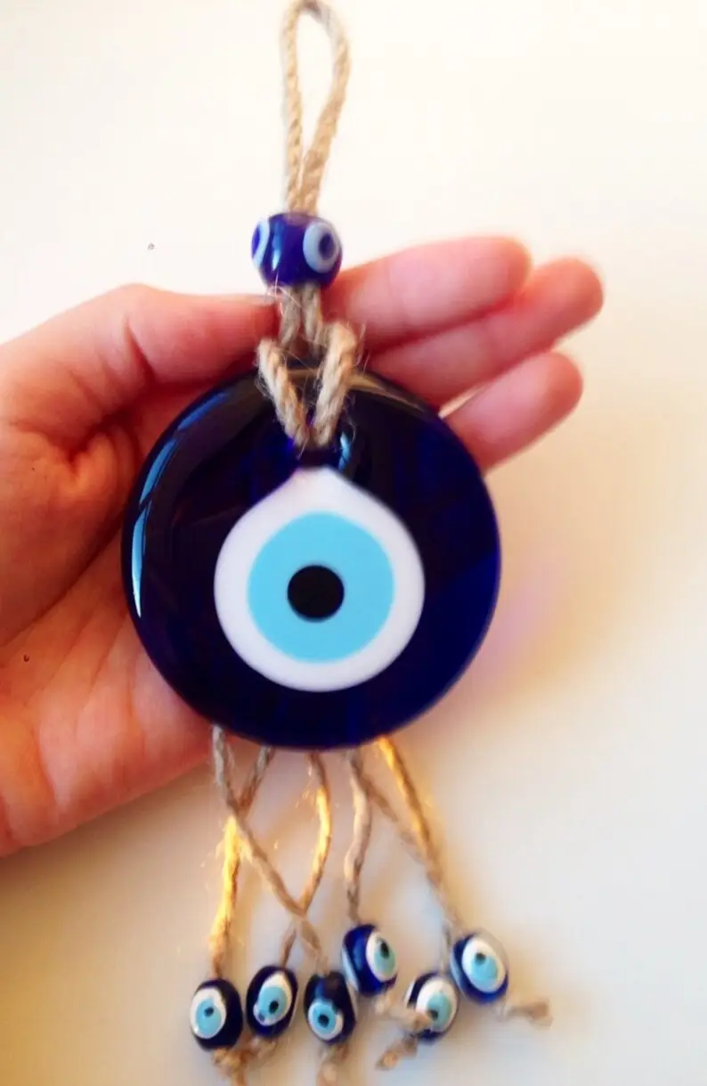 Turkish Style Blue Eye Pendant with Evil Eye Design — feature 12