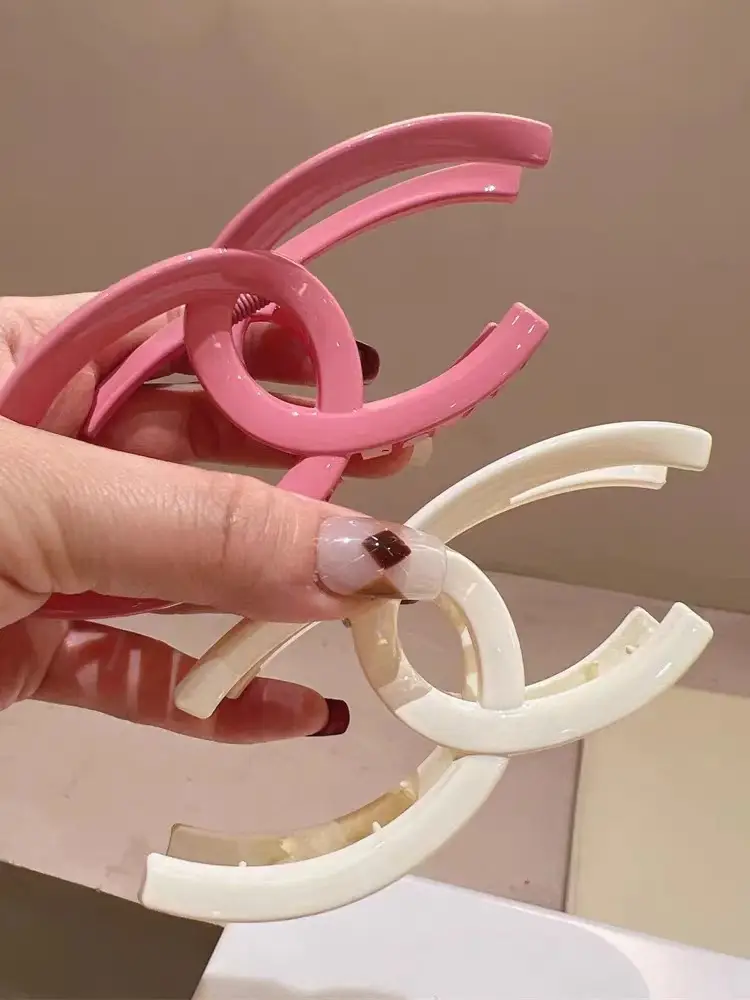 Pink Acrylic Double C Hair Grab Clip — feature 3