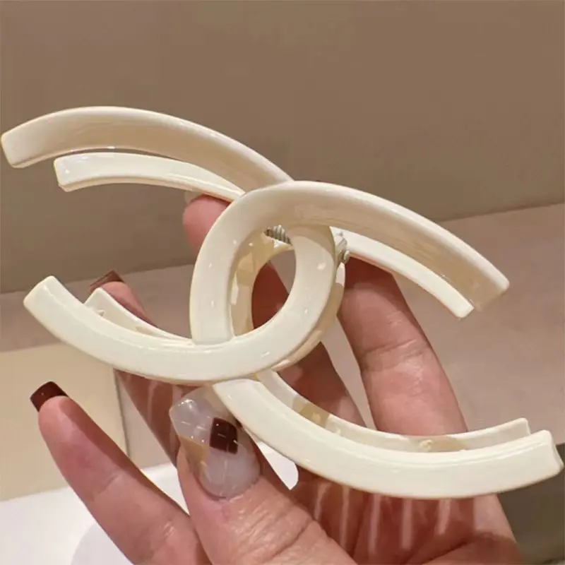 Pink Acrylic Double C Hair Grab Clip - Image 3