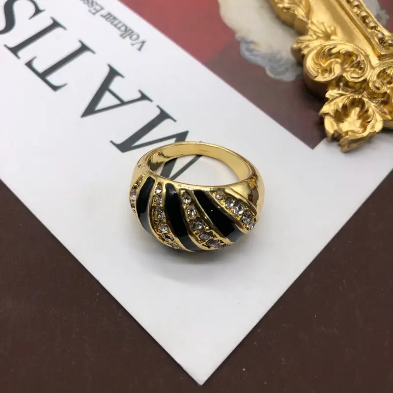 Retro Classic Black Gold Necklace Set for Women — feature 10