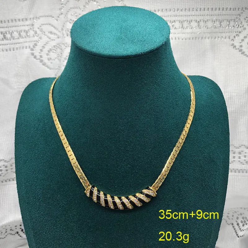 Retro Classic Black Gold Necklace Set for Women — feature 6