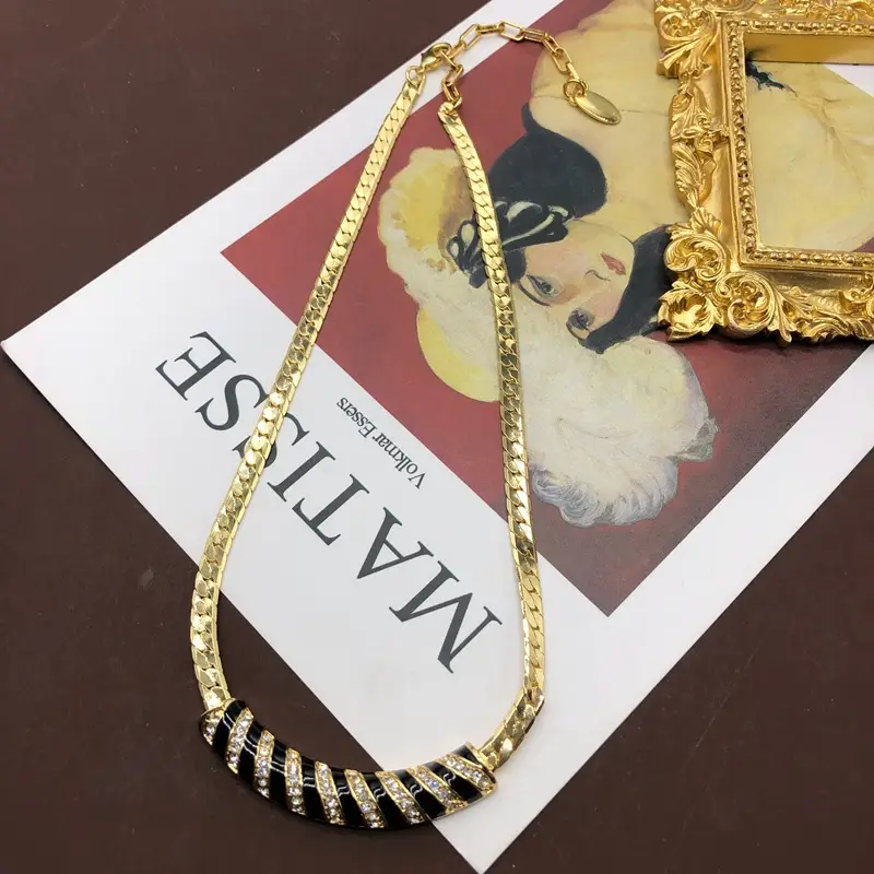 Retro Classic Black Gold Necklace Set for Women — feature 8