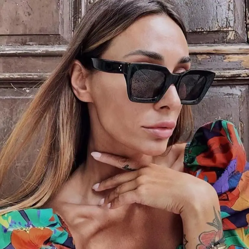 Square Frame Sunglasses European American Fashion Travel Posing