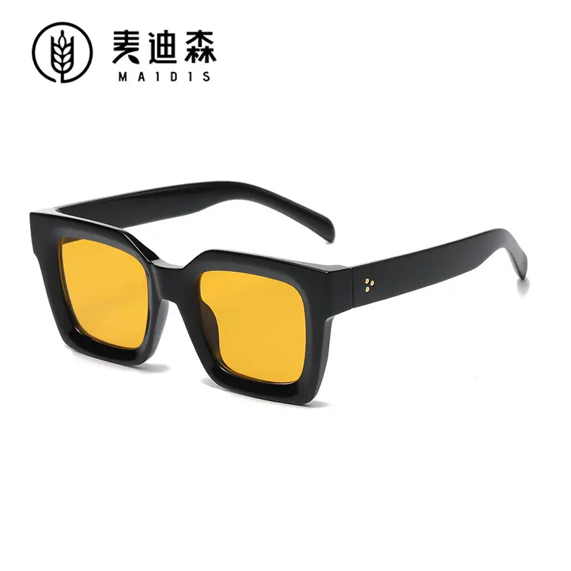 Square Frame Sunglasses European American Fashion Travel Posing
