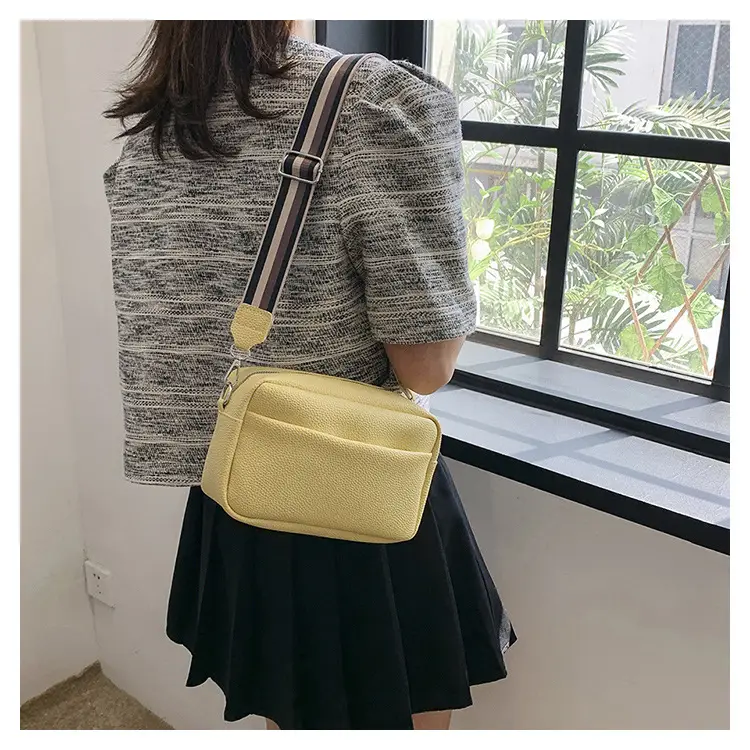Women's Black Crossbody Bag Small Square 2023 — feature 11