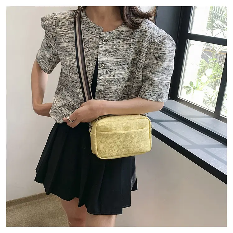 Women's Black Crossbody Bag Small Square 2023 — feature 12