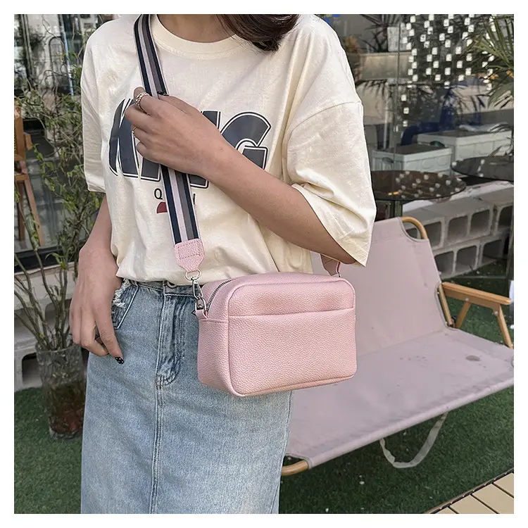 Women's Black Crossbody Bag Small Square 2023 — feature 19