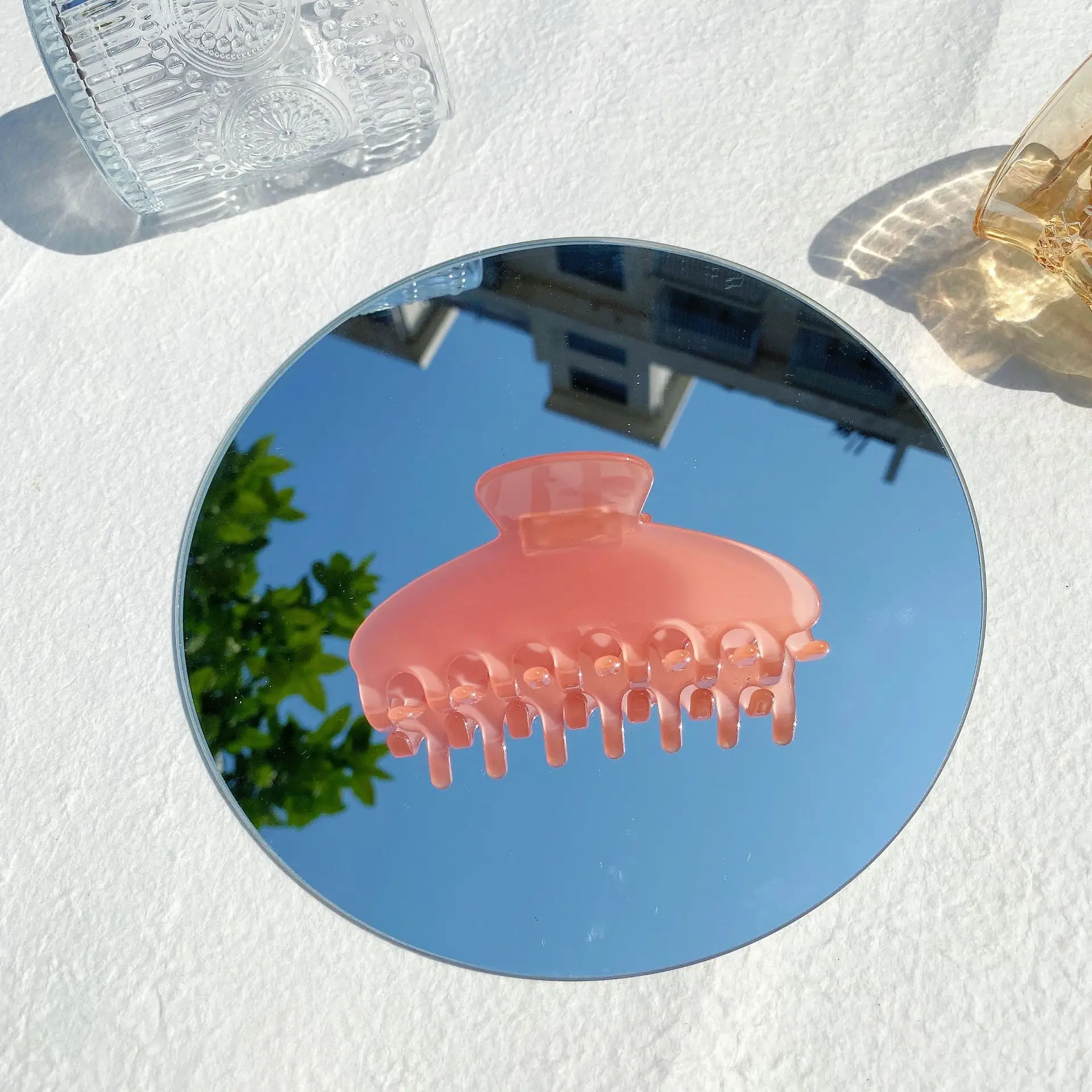 Hot Red Acetate Hair Clip with Color Changing Shark Design — feature 11