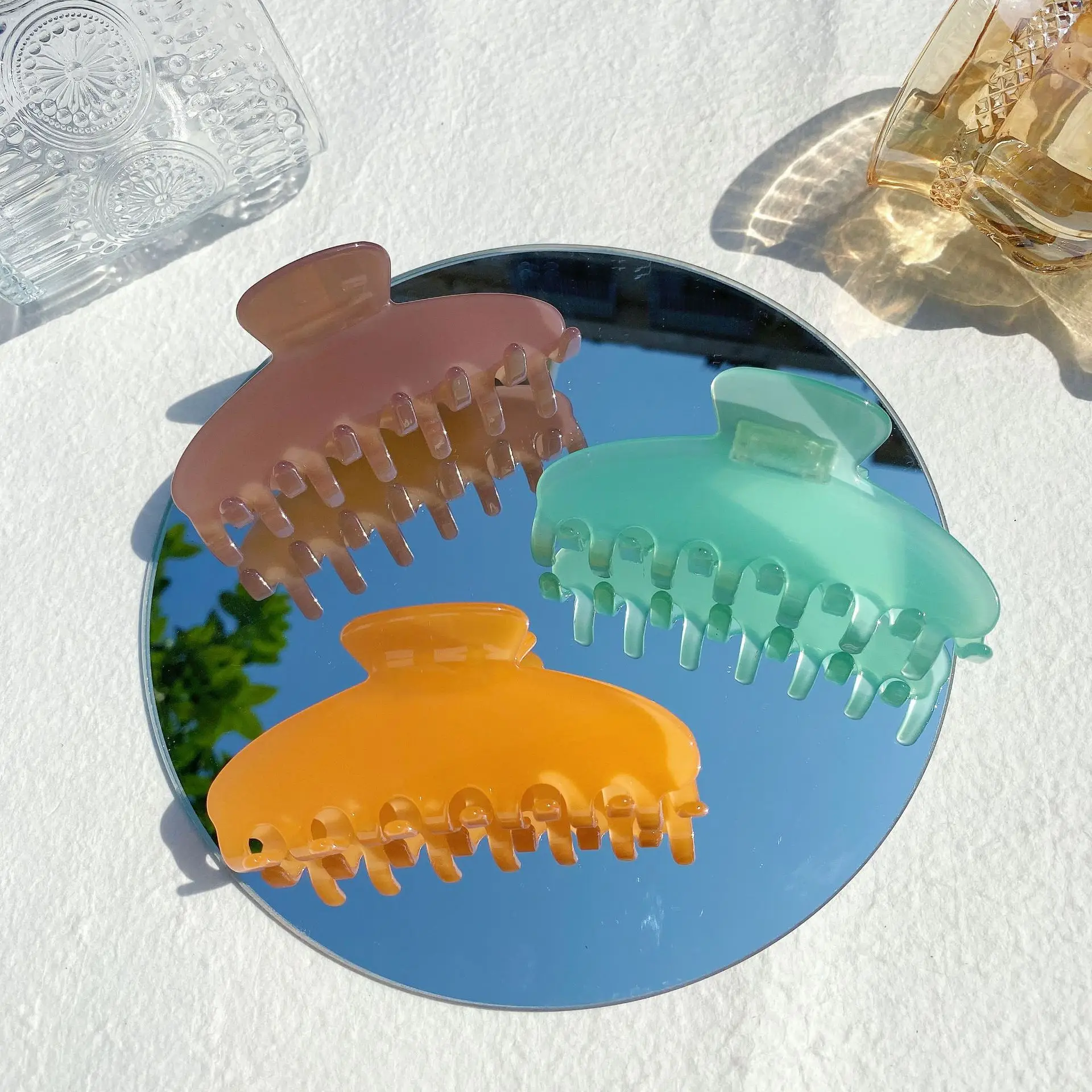 Hot Red Acetate Hair Clip with Color Changing Shark Design — feature 14