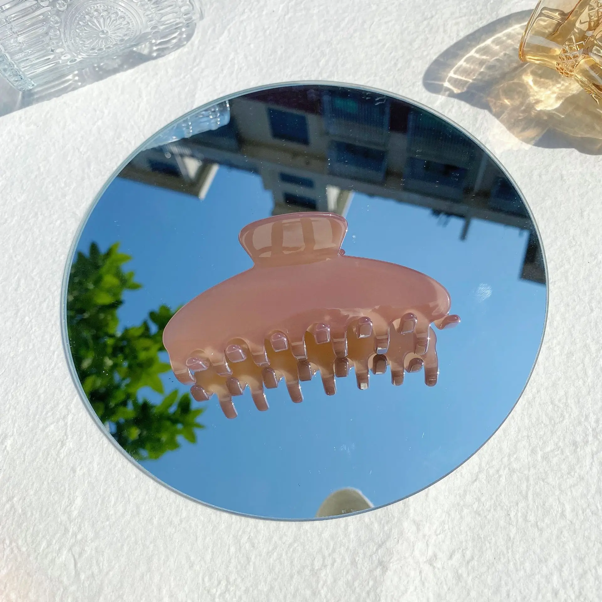 Hot Red Acetate Hair Clip with Color Changing Shark Design — feature 15