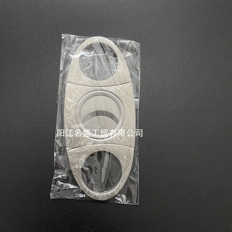 Stainless Steel Cigar Cutter Double Blade Sharp Portable — feature 12