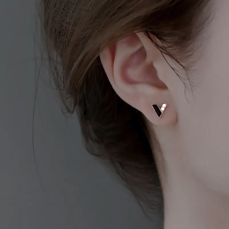 V-shaped Earrings Women's Gold Black High Grade S925 Silver Plated - Image 4