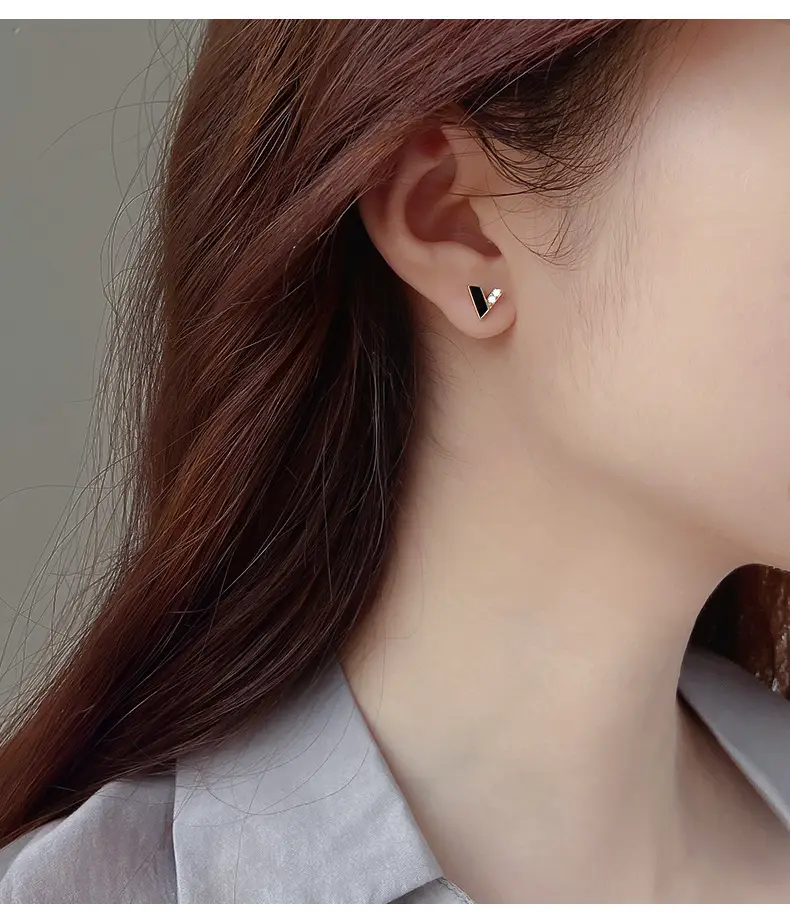 V-shaped Earrings Women's Gold Black High Grade S925 Silver Plated — feature 7