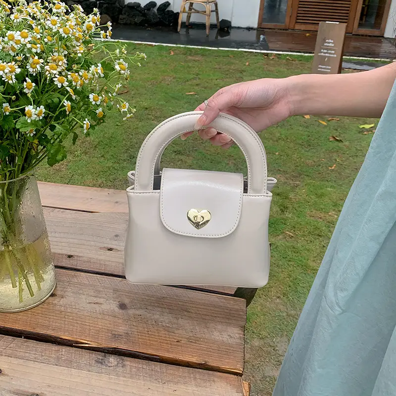 Women's Heart Lock Shoulder Bag White 2026 - Image 2