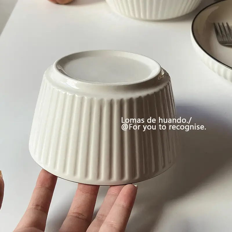 Scandinavian White Bowl 1300ml Vertical Pattern — feature 17