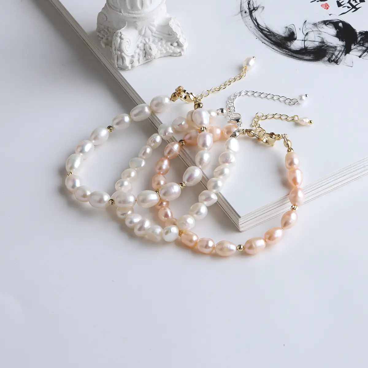 Korean Style Pearl Bracelet for Women Natural Baroque Design — feature 2
