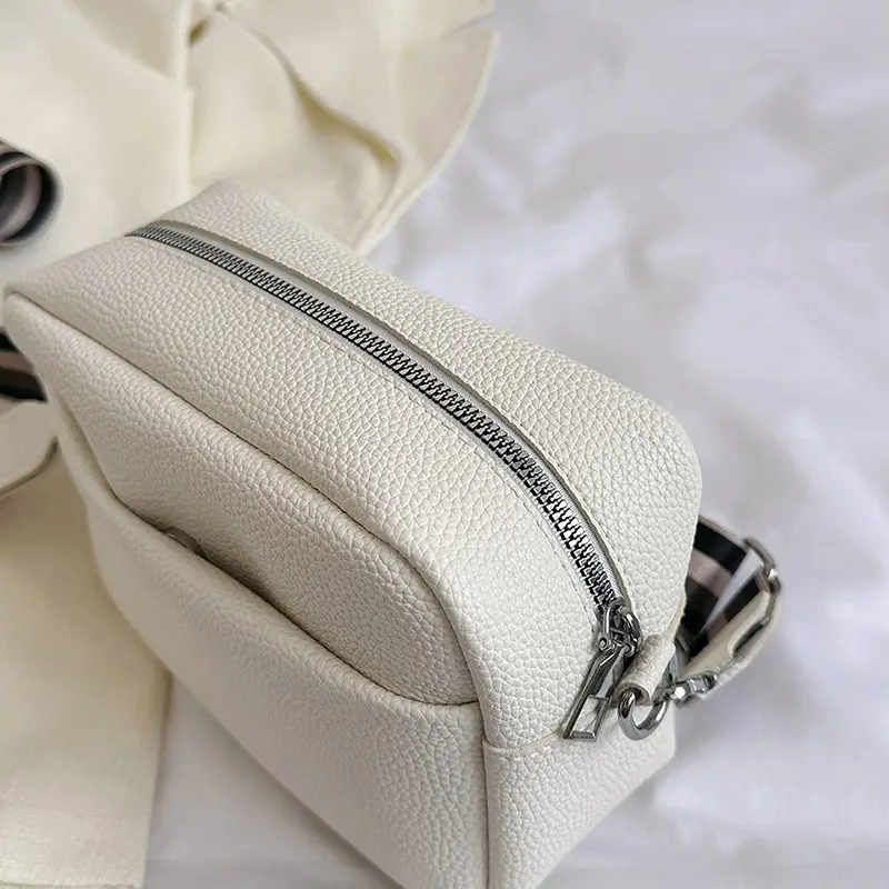 White PU Crossbody Bag for Women 2023 - Image 7