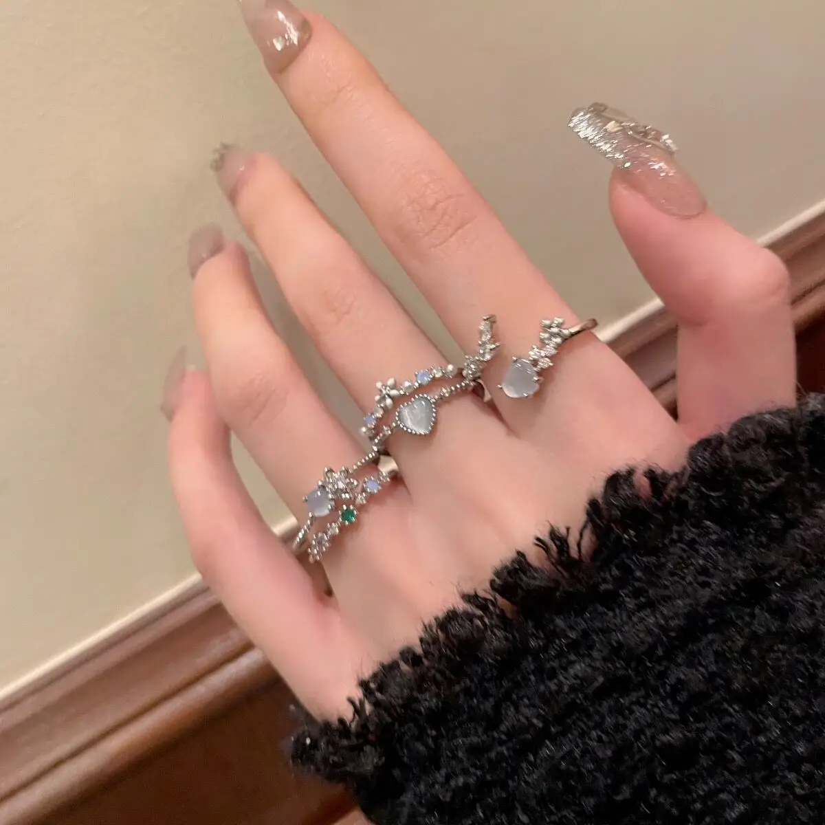 Elegant Adjustable Aquamarine Zircon Rings for Women — feature 1