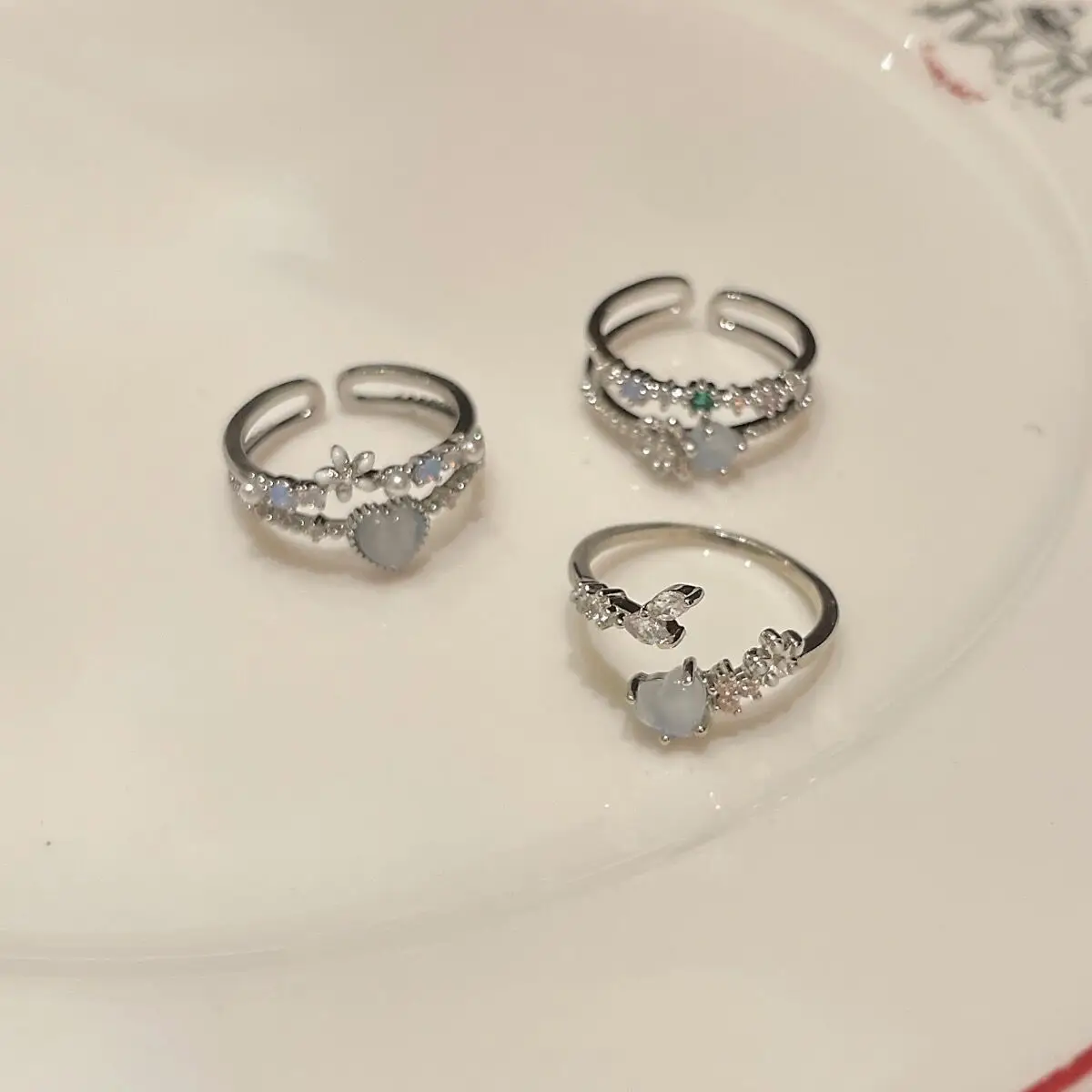 Elegant Adjustable Aquamarine Zircon Rings for Women — feature 8