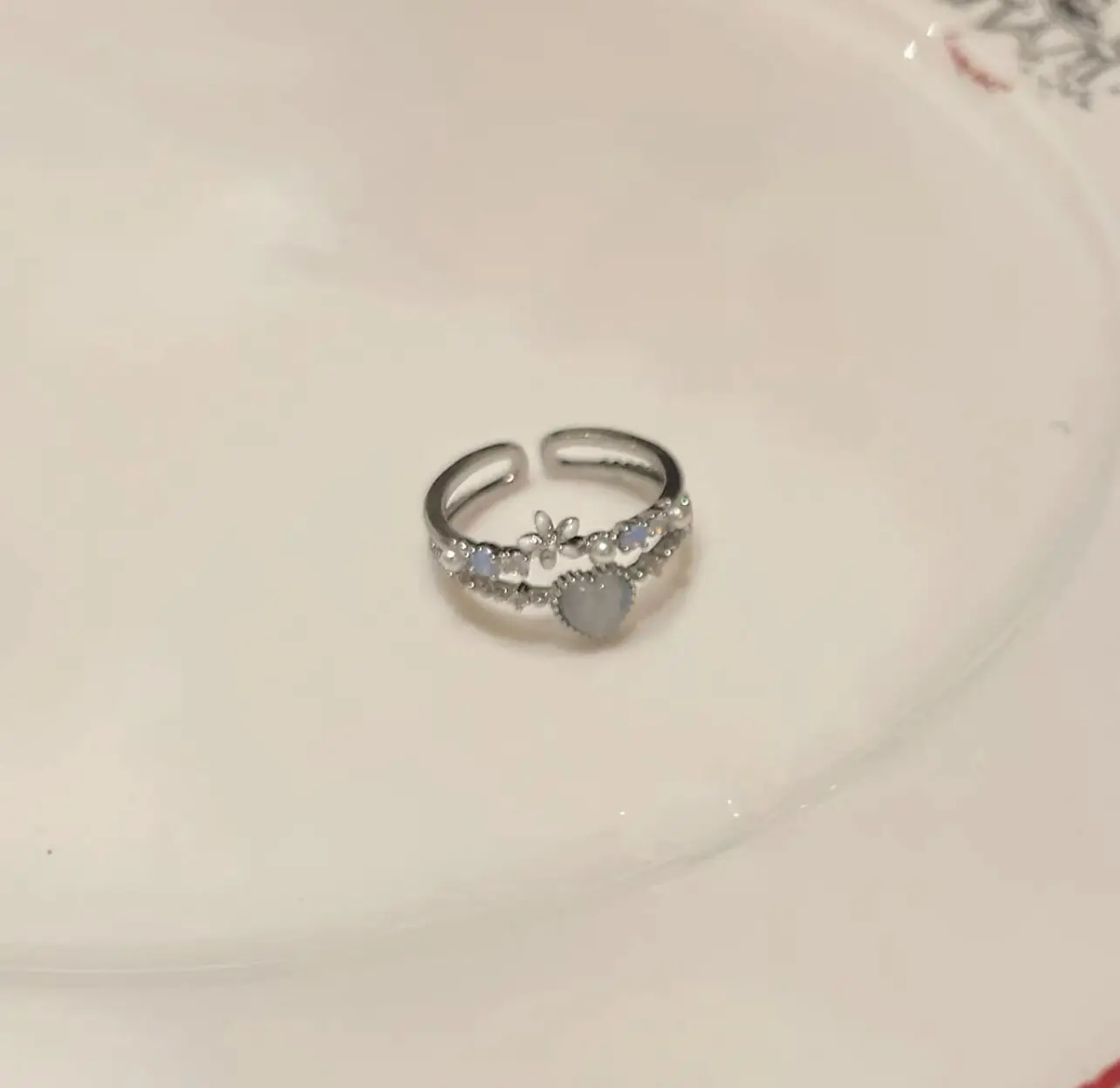 Elegant Adjustable Aquamarine Zircon Rings for Women — feature 9