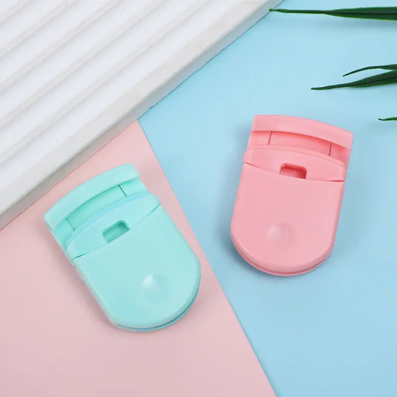 Portable Eyelash Curler Pink & Mint Design — feature 4