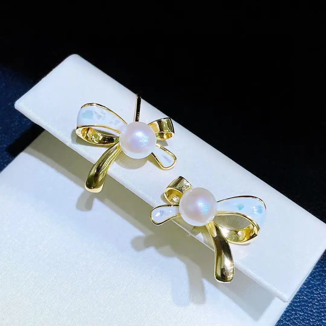 Dan Peach Pearl Earrings Gold Plated with Sparkle — feature 13