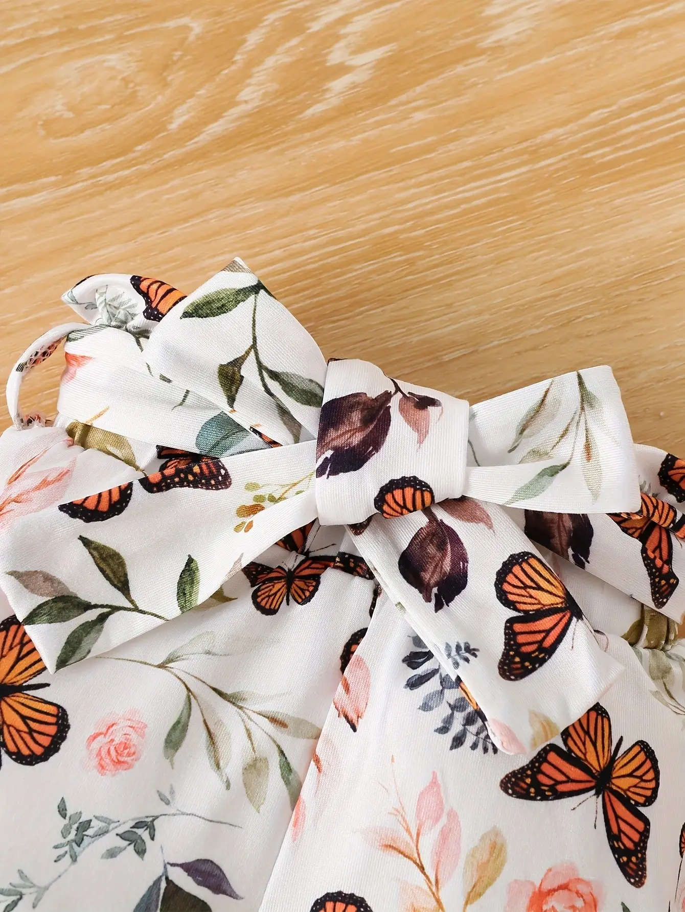 Newborn Baby Girl Red Floral Shorts Set with Butterfly Bow — feature 17