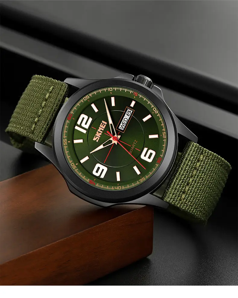 Men's Green Military Style Quartz Watch with Calendar — feature 16