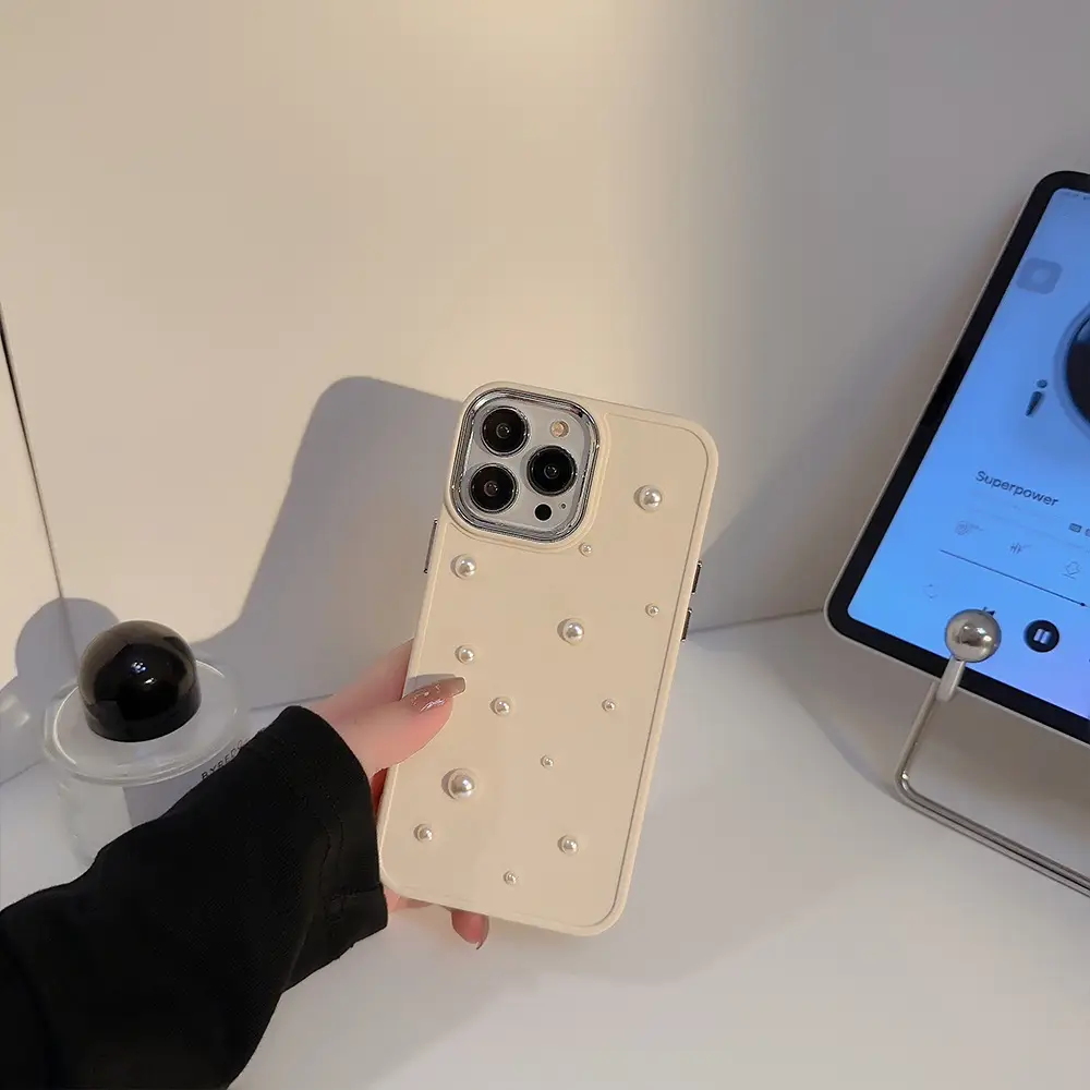 Three-Dimensional Pearl iPhone Cases for 16 Pro Max — feature 10