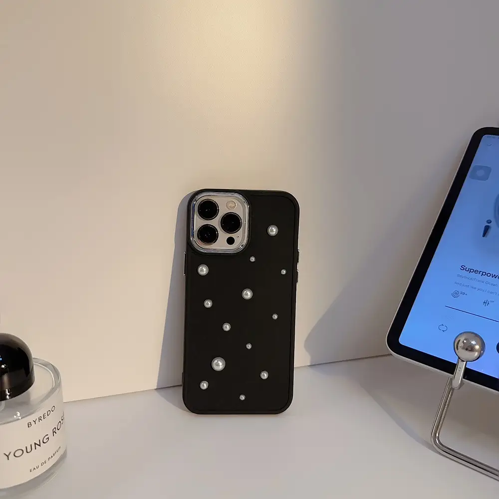 Three-Dimensional Pearl iPhone Cases for 16 Pro Max — feature 12