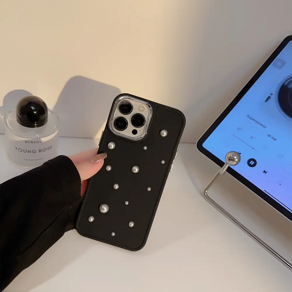Three-Dimensional Pearl iPhone Cases for 16 Pro Max — feature 9